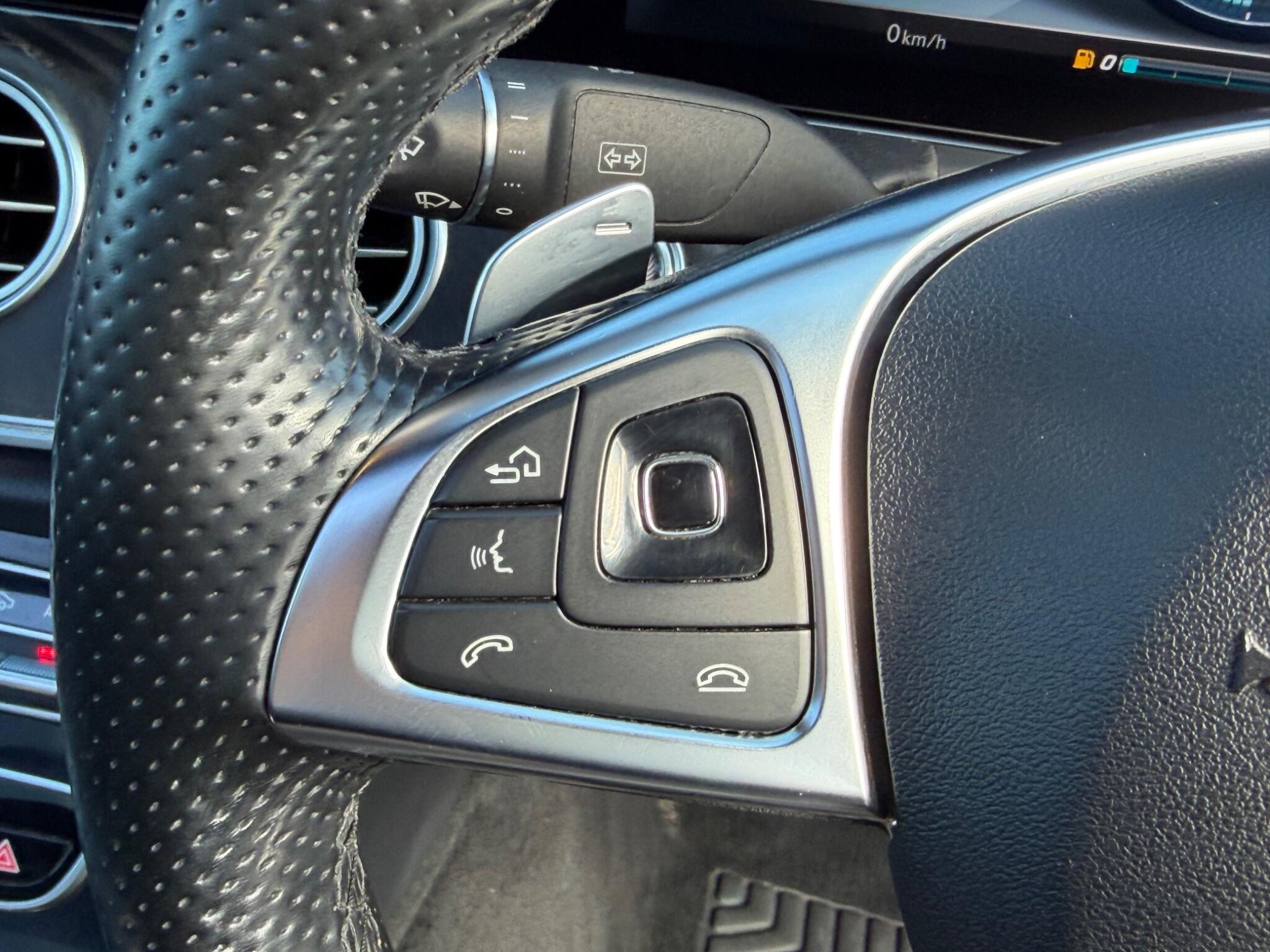 Mercedes-Benz E-Class view 29