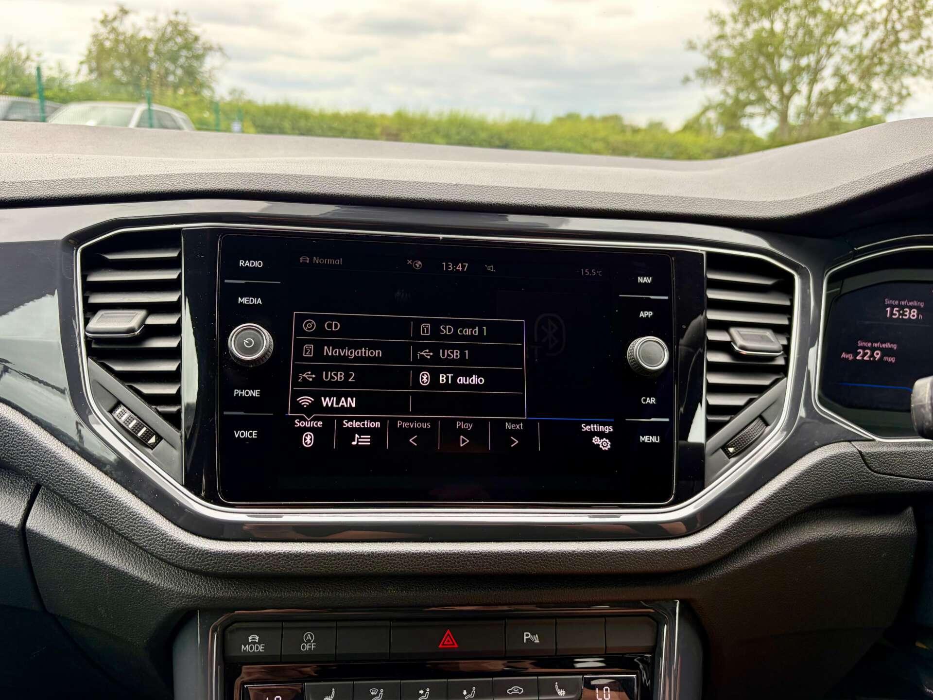 Volkswagen T-Roc view 42