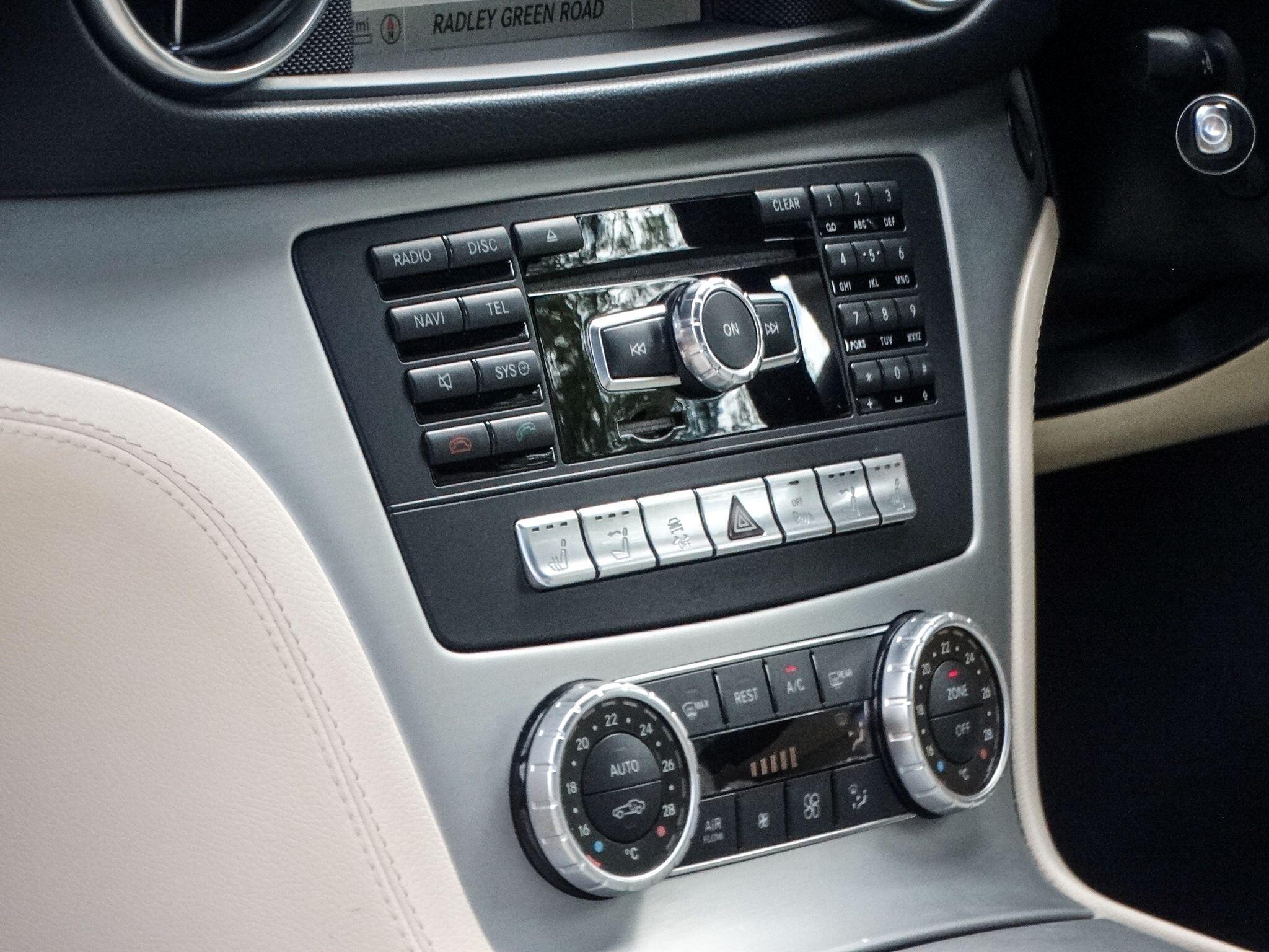 Mercedes-Benz SL view 18