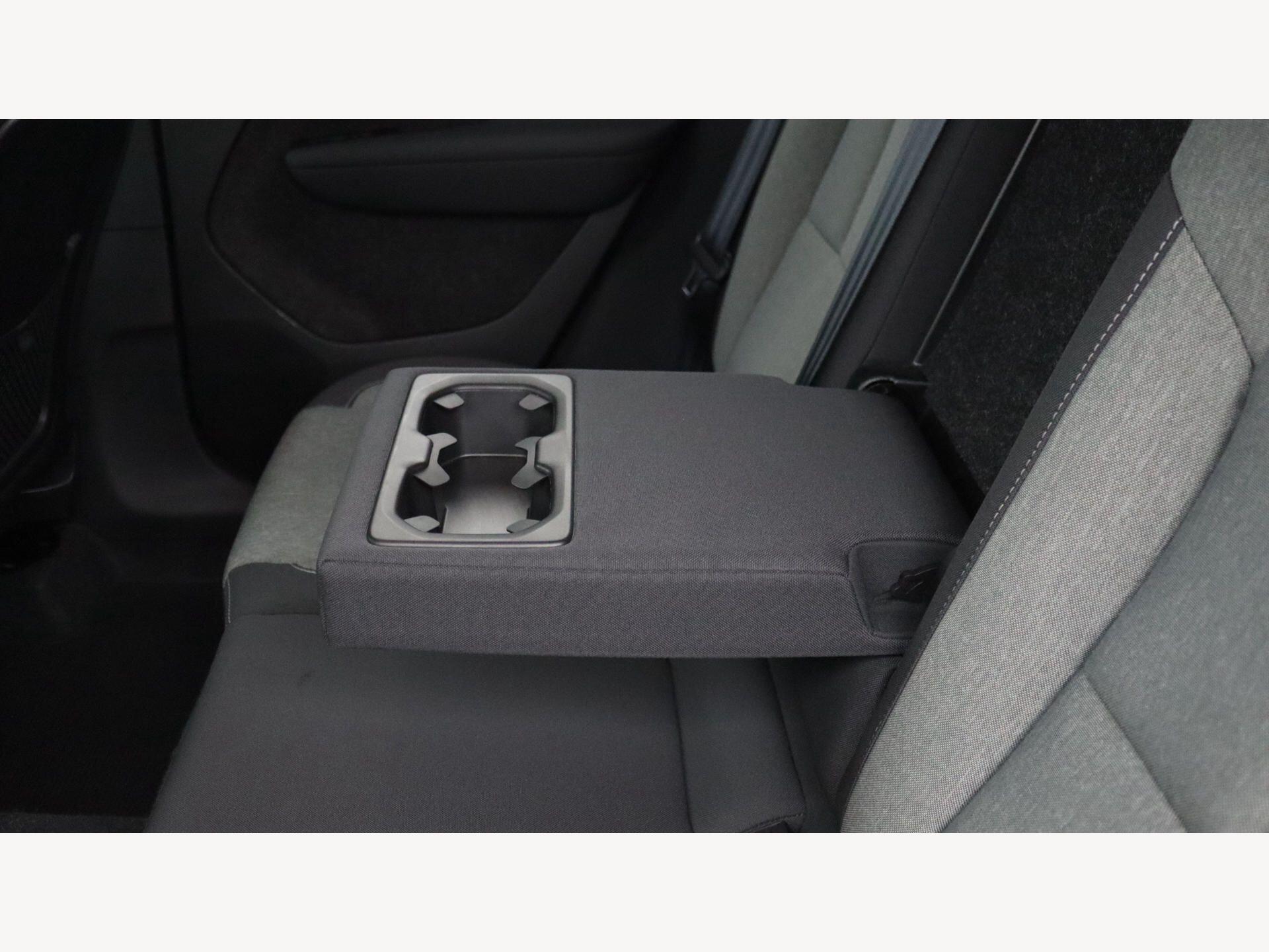 Volvo XC40 view 30