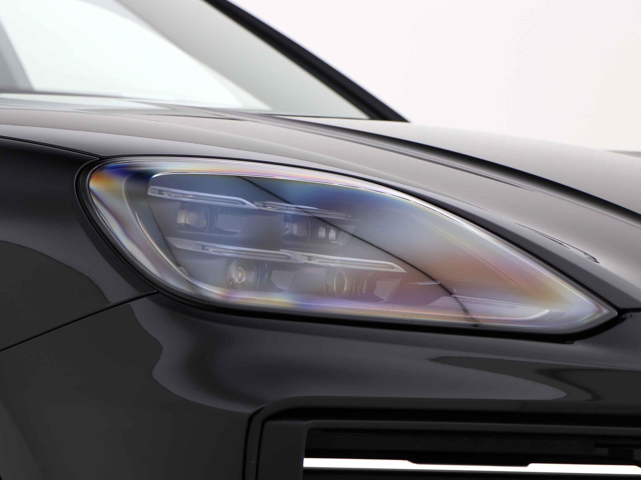 Porsche Cayenne view 12
