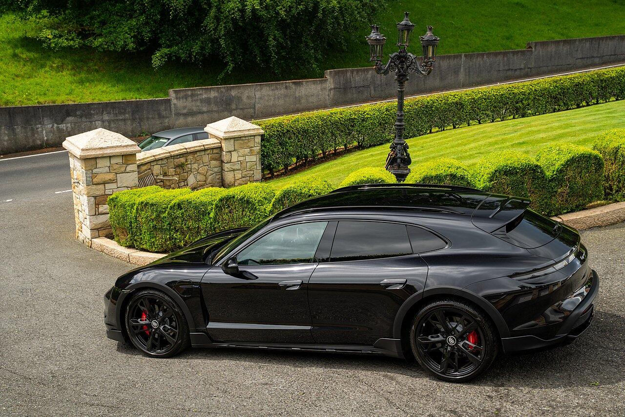 Porsche Taycan view 83