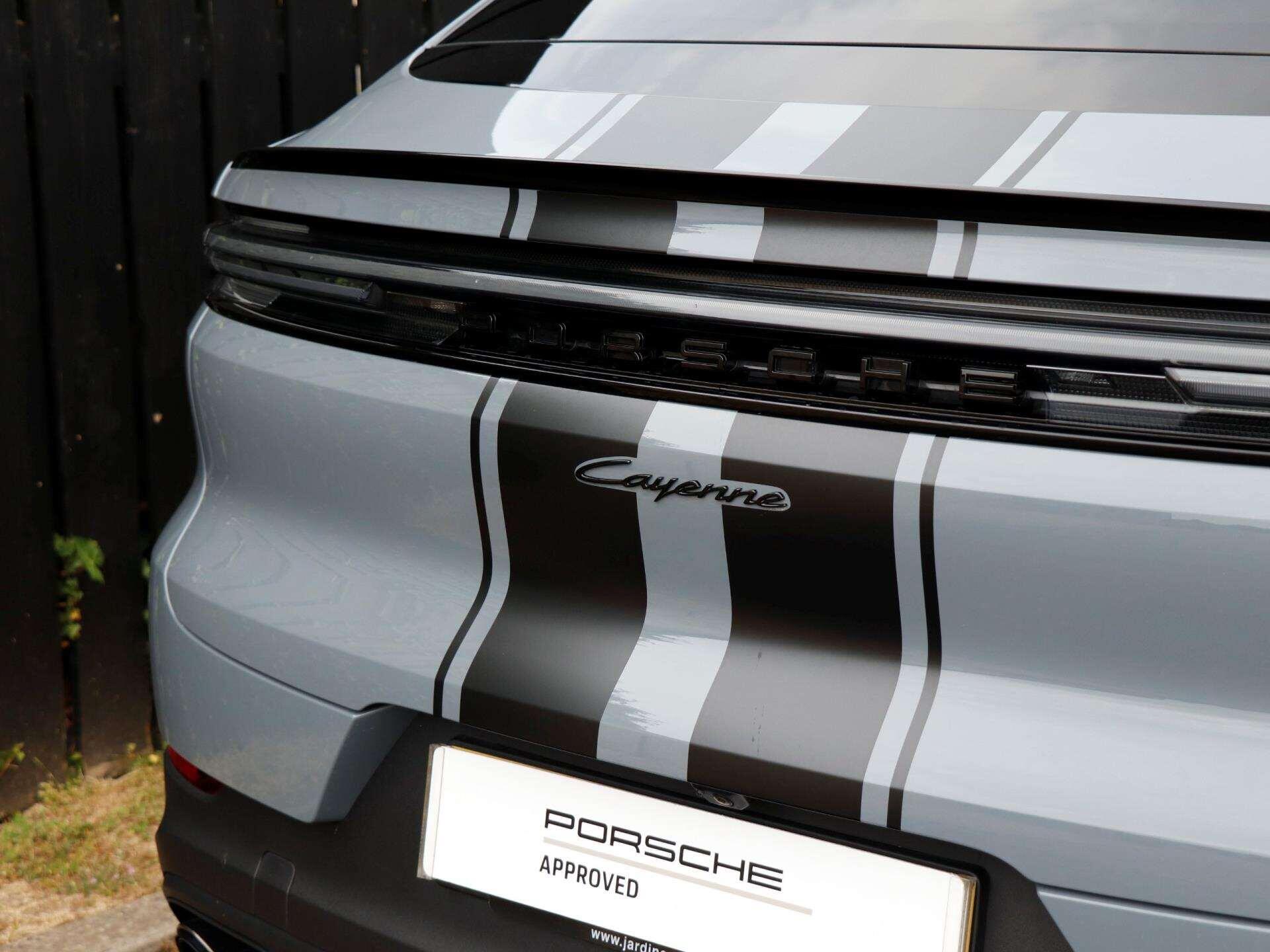 Porsche Cayenne view 28