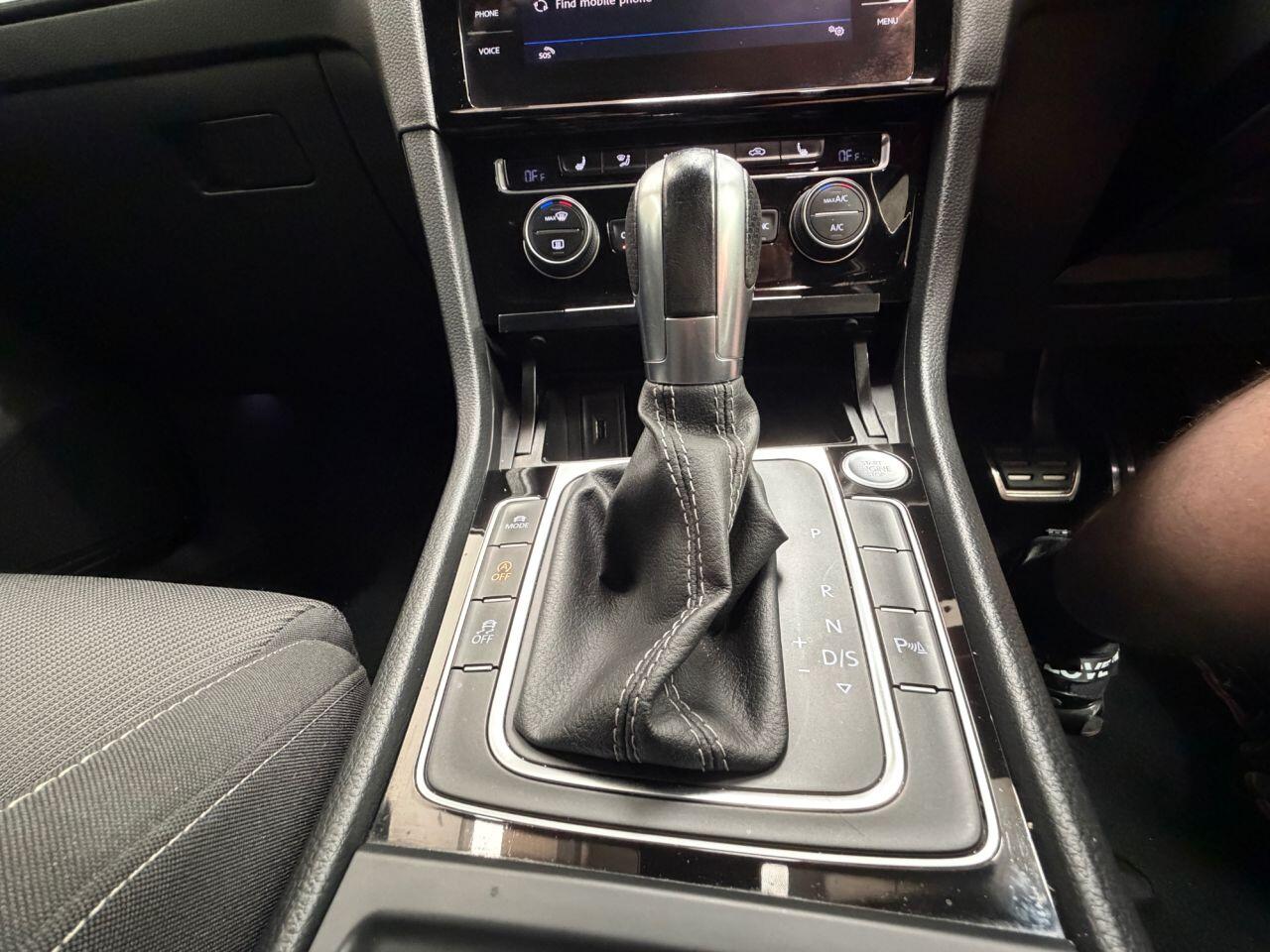Volkswagen Golf view 48