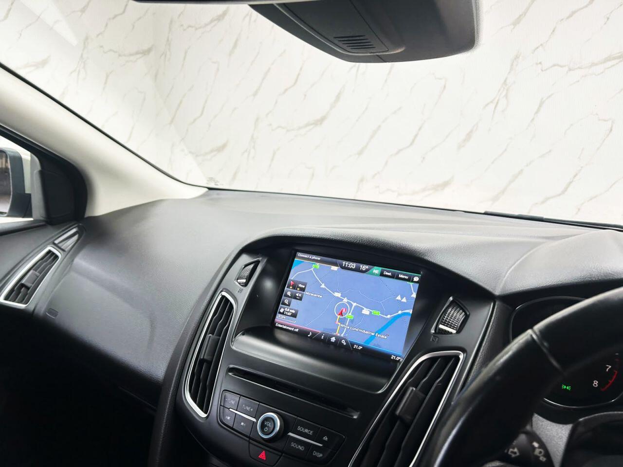 Ford Focus view 17