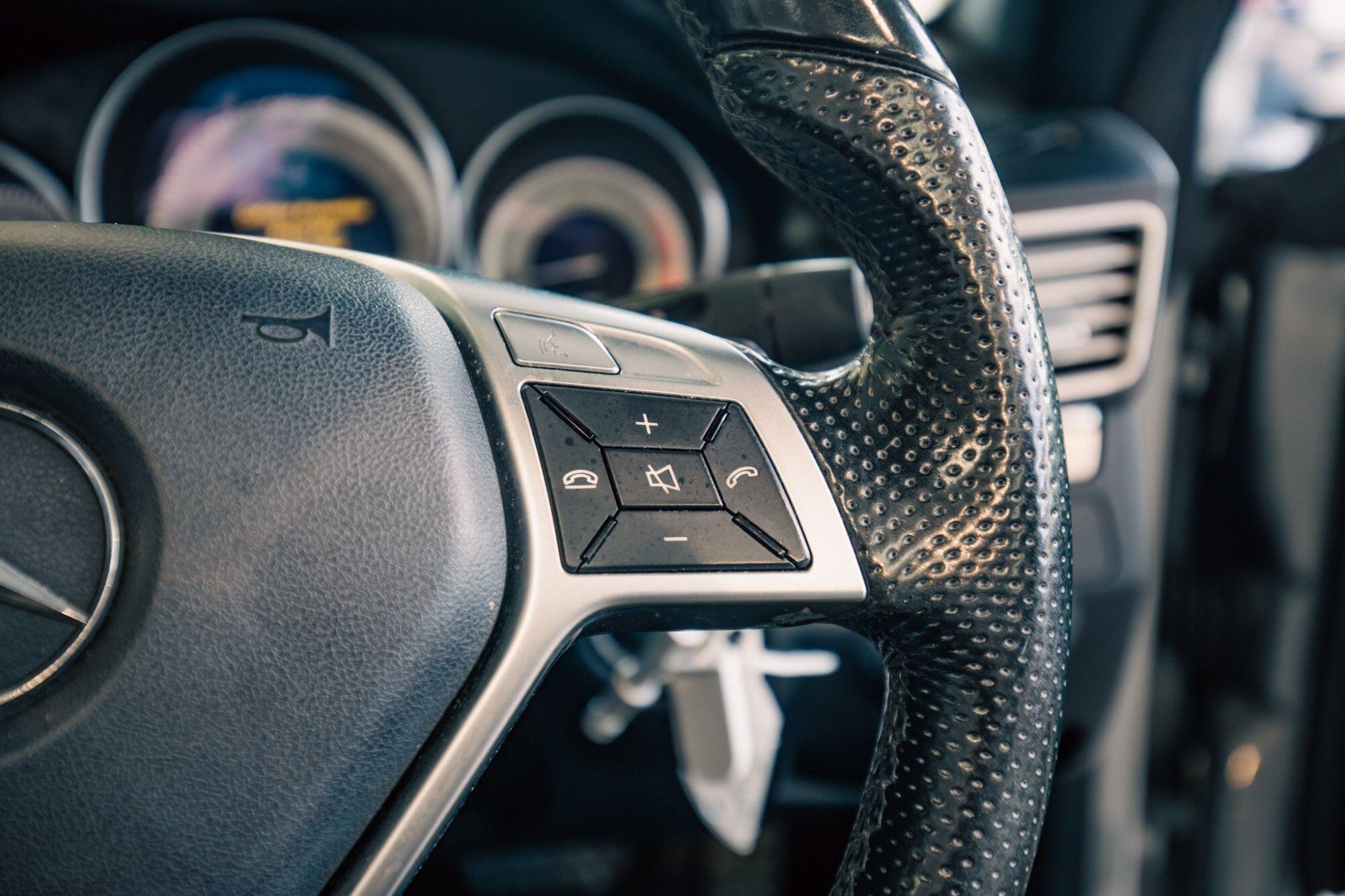 Mercedes-Benz E-Class view 12