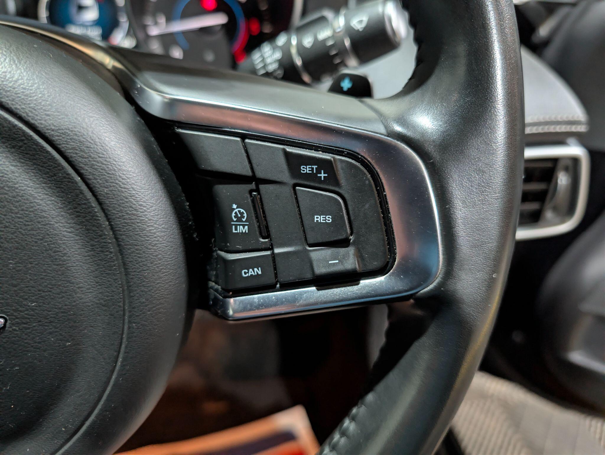 Jaguar Xe view 31
