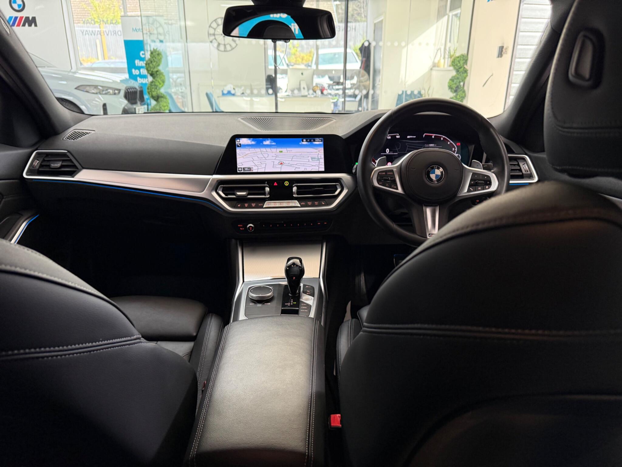 BMW 3 Series view 21