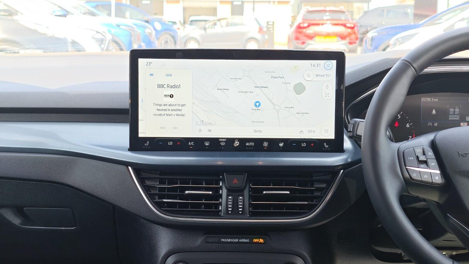 Ford Focus view 11