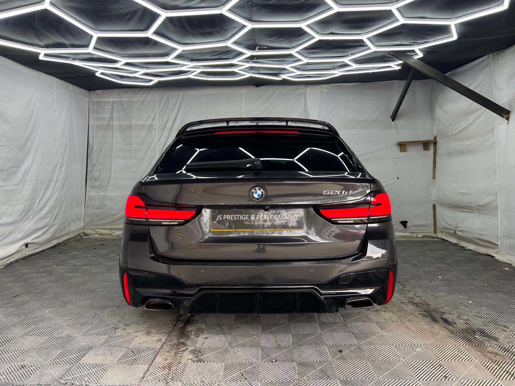 BMW 5 Series view 7