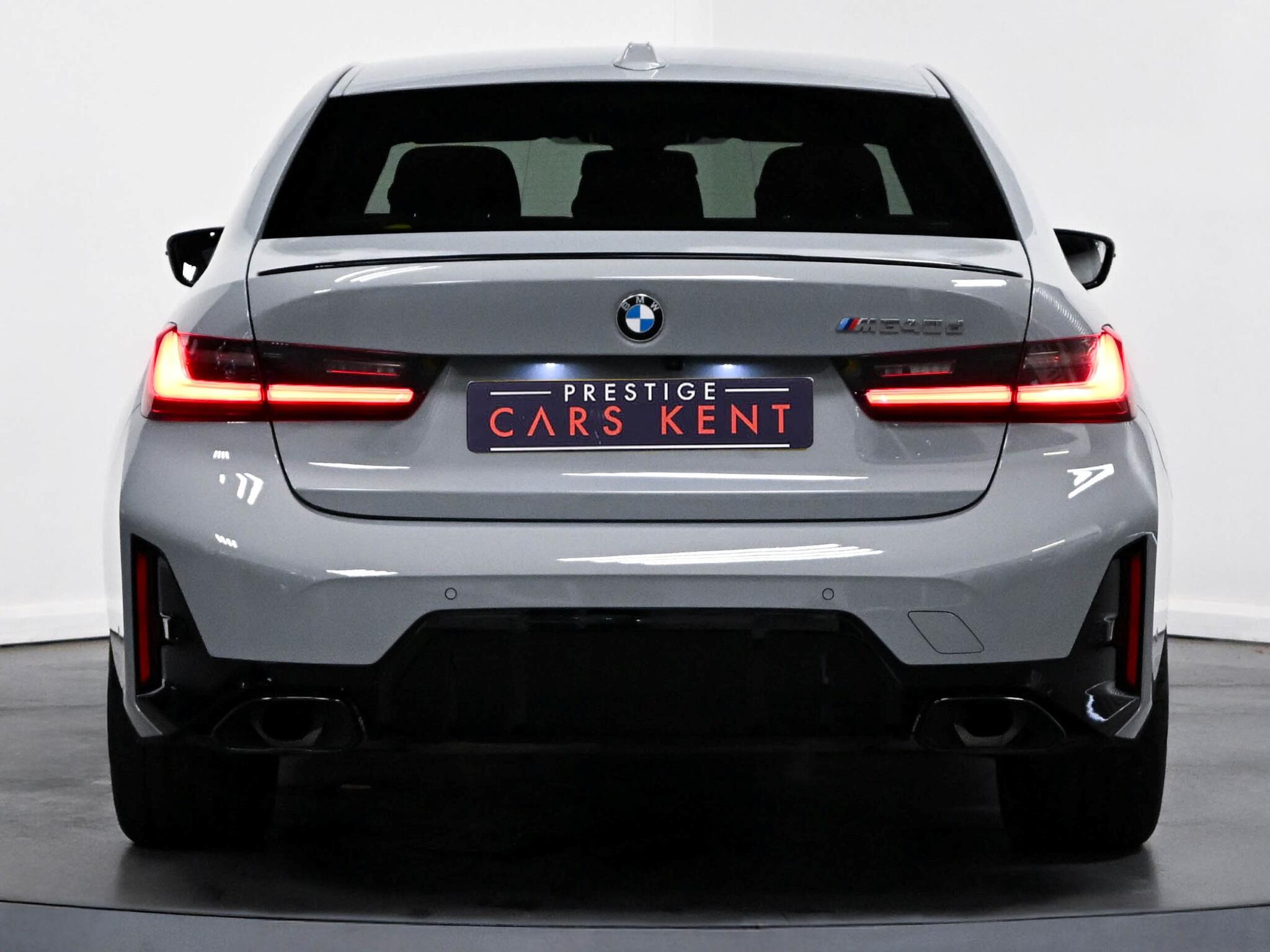 BMW 3 Series view 18