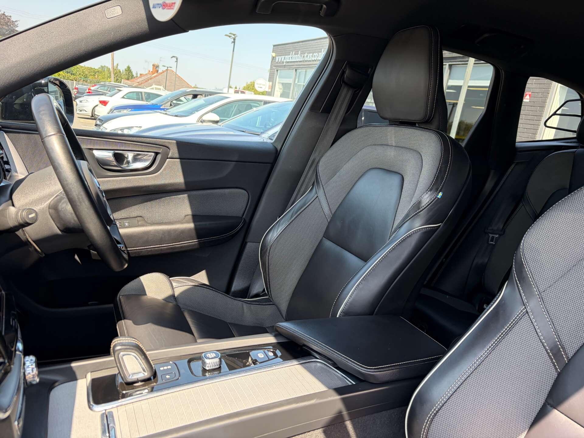 Volvo XC60 view 18
