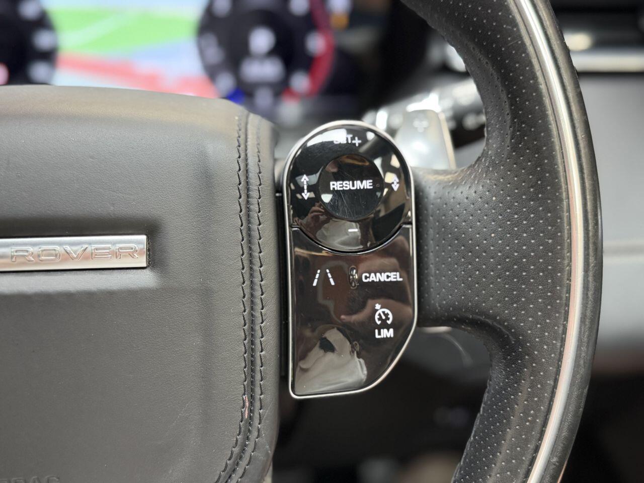 Land Rover Range Rover Velar view 31