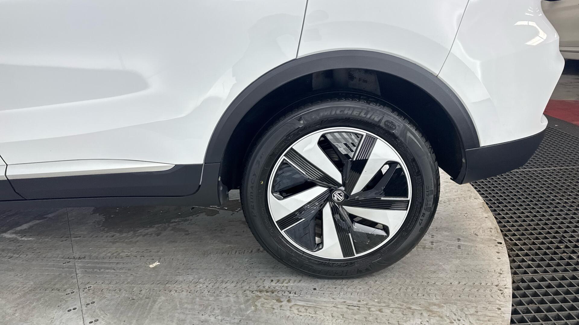 MG MG ZS view 25