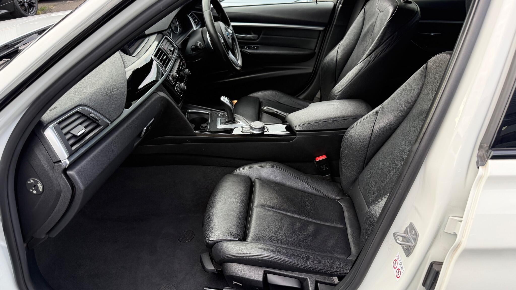 BMW 3 Series view 27