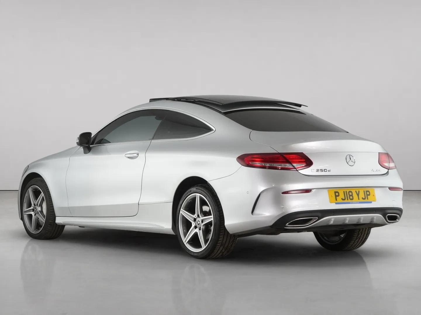 Mercedes-Benz C-Class view 9