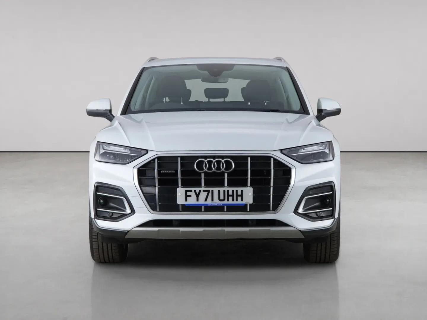 Audi Q5 view 5