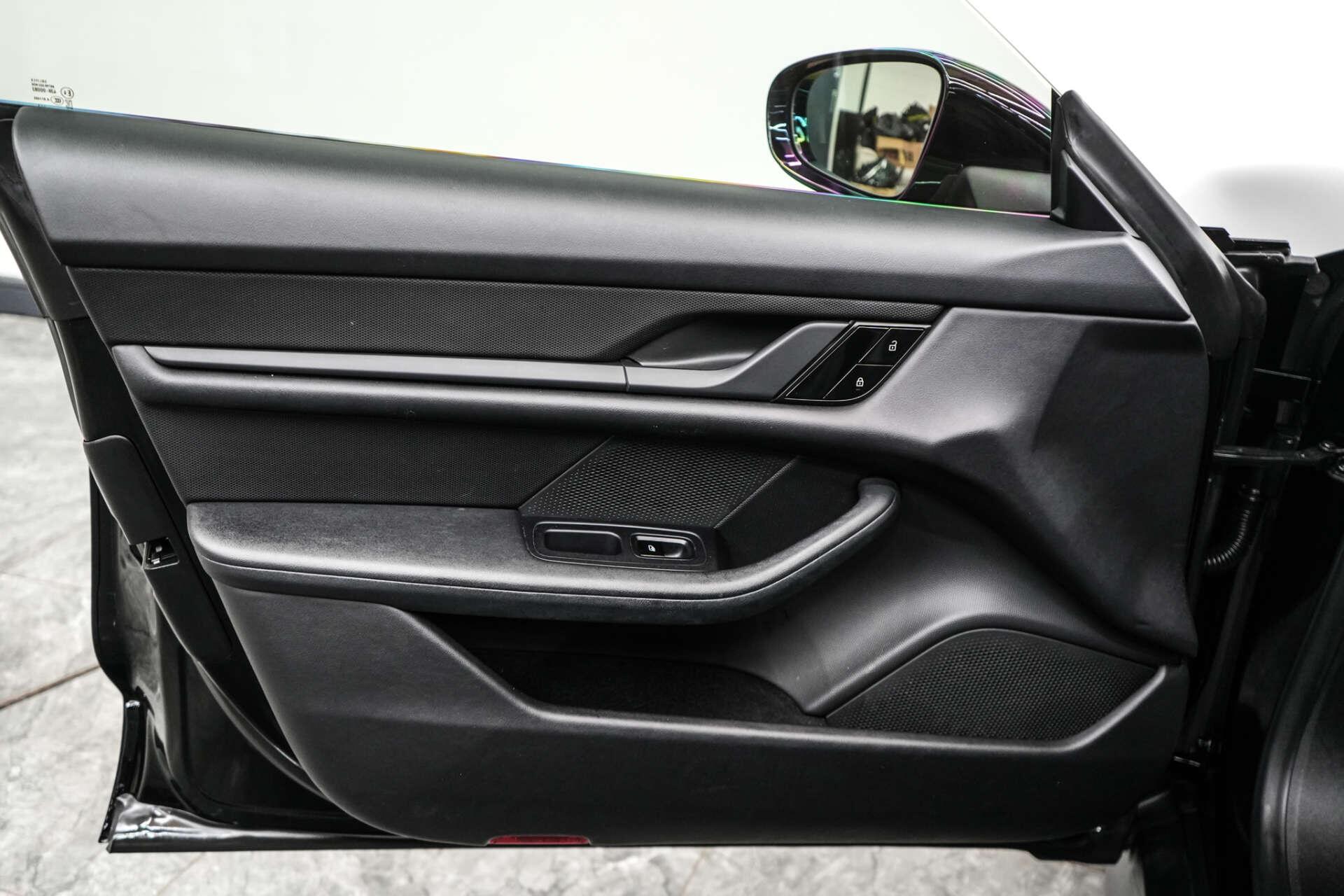 Porsche Taycan view 16