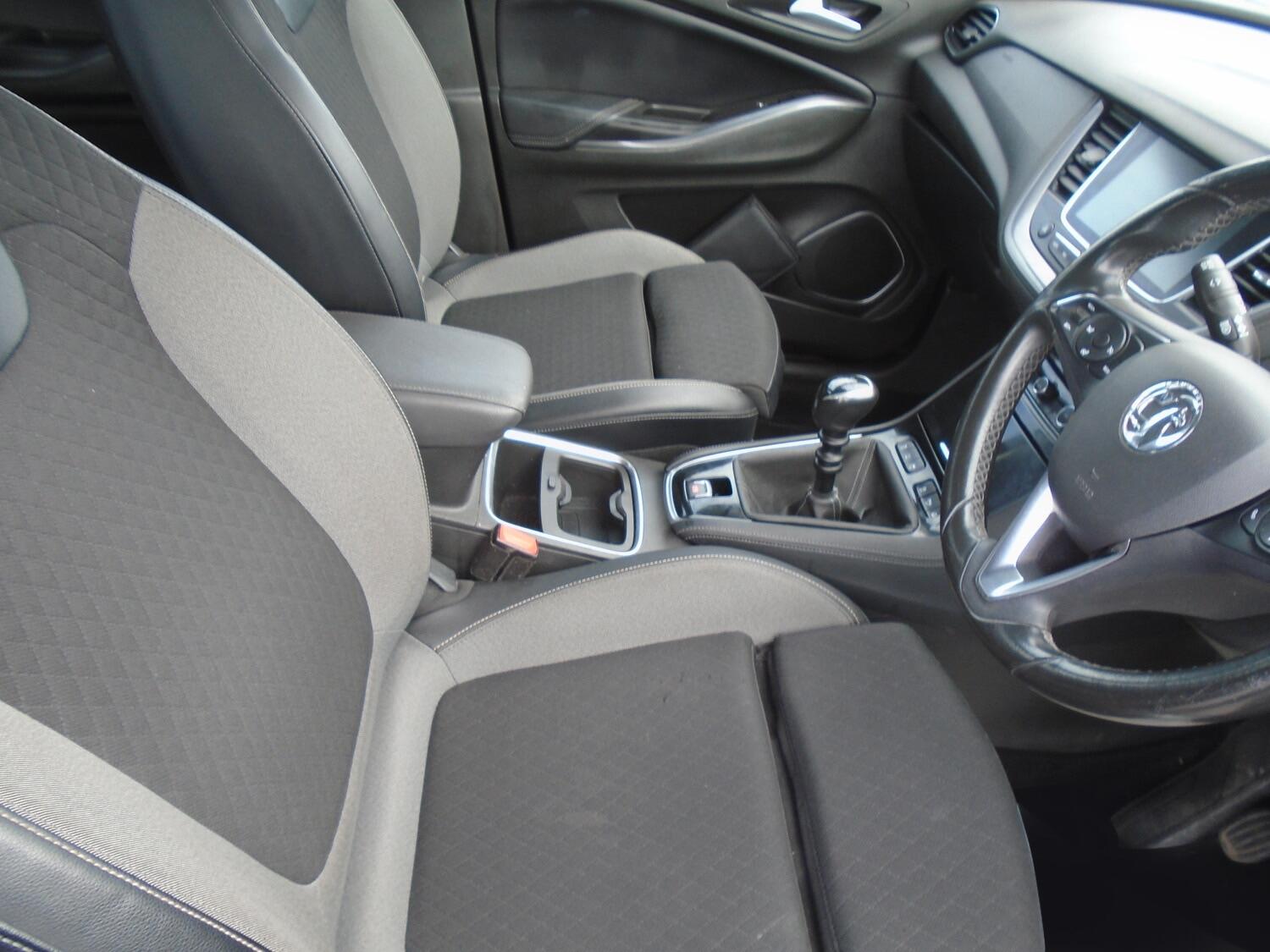 Vauxhall Grandland X view 11