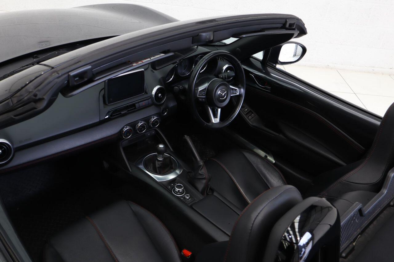 Mazda MX-5 view 8