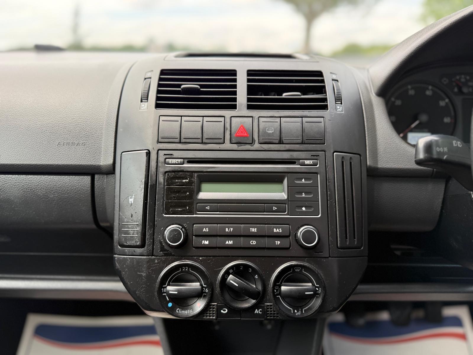Volkswagen Polo view 42