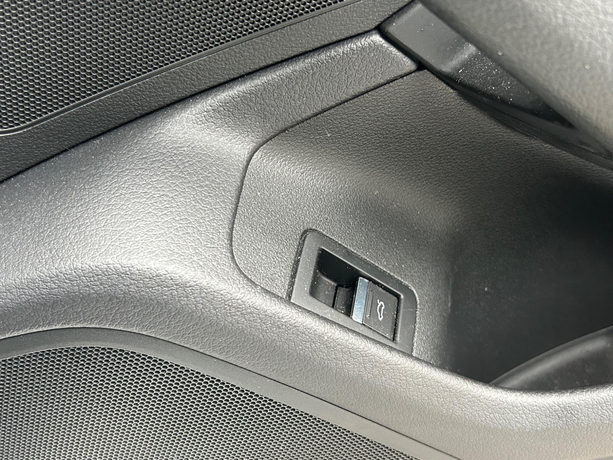 Audi A6 view 27