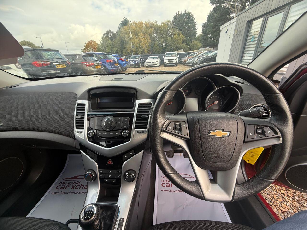 Chevrolet Cruze view 19