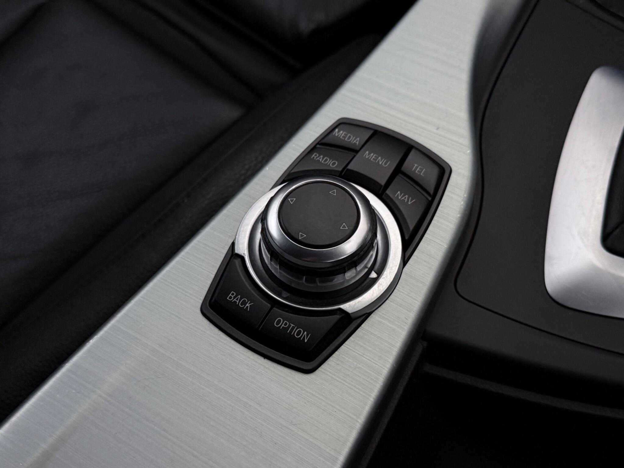 BMW 3 Series view 22