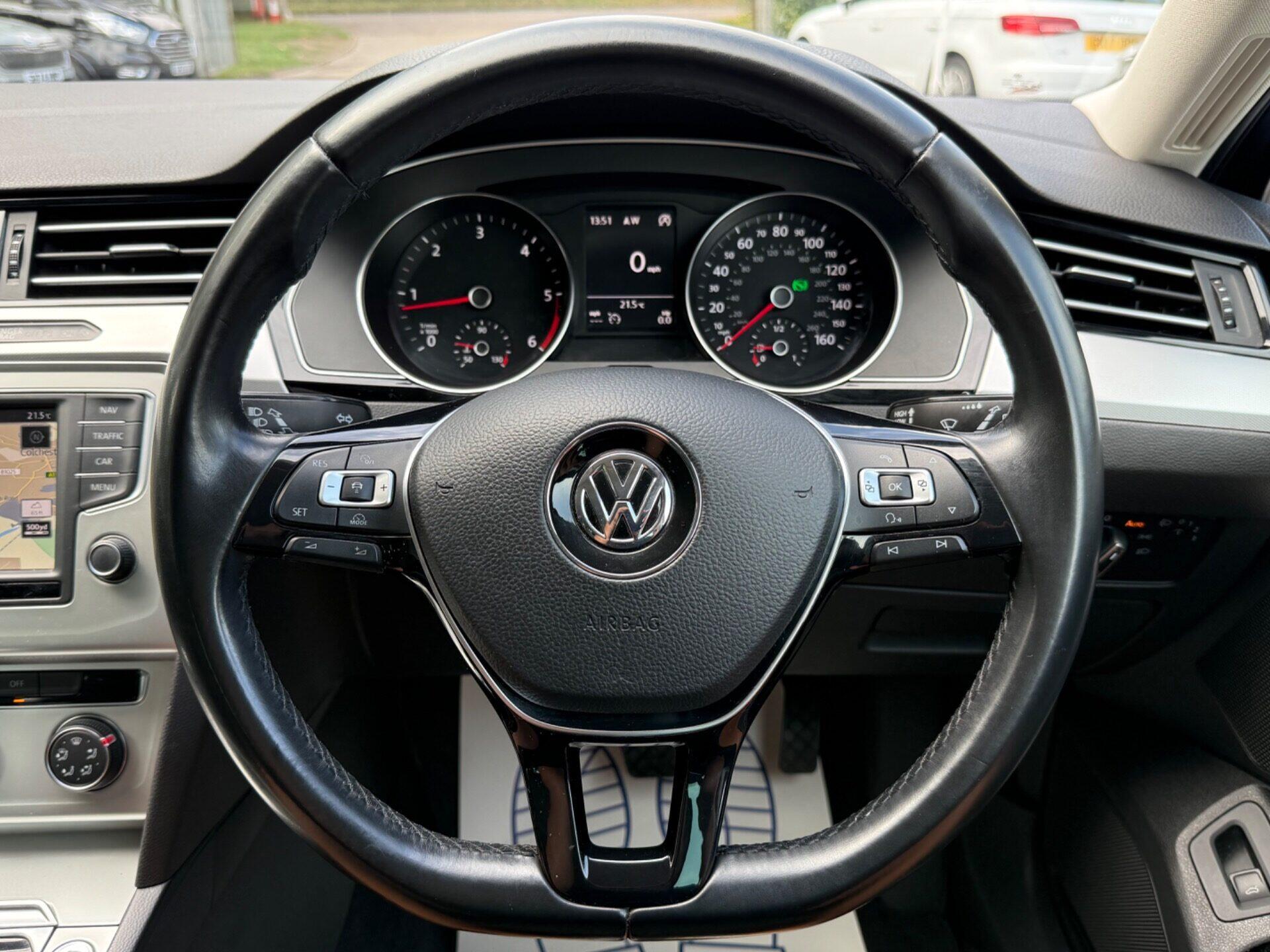 Volkswagen Passat view 7