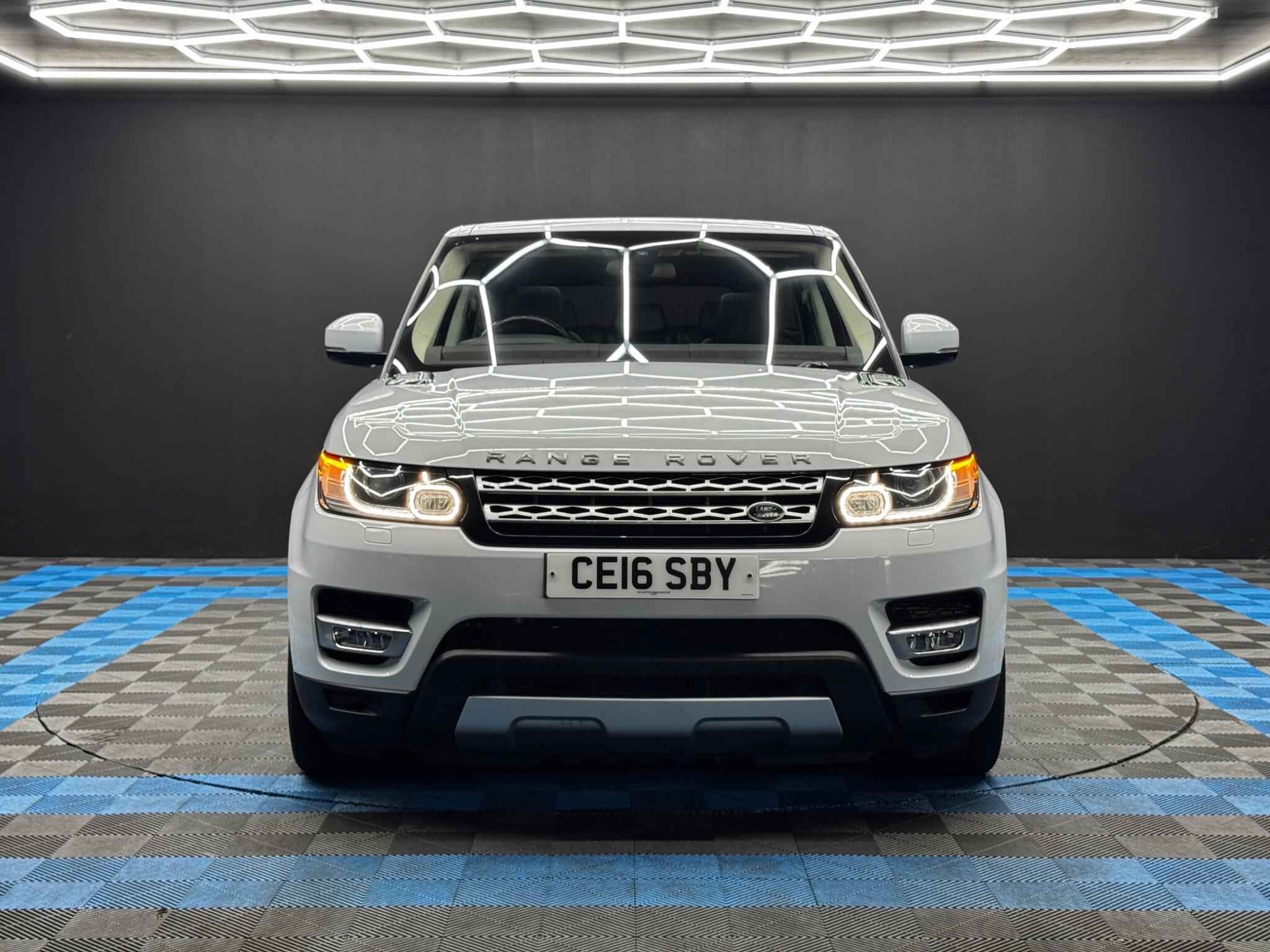 Land Rover Range Rover Sport view 2