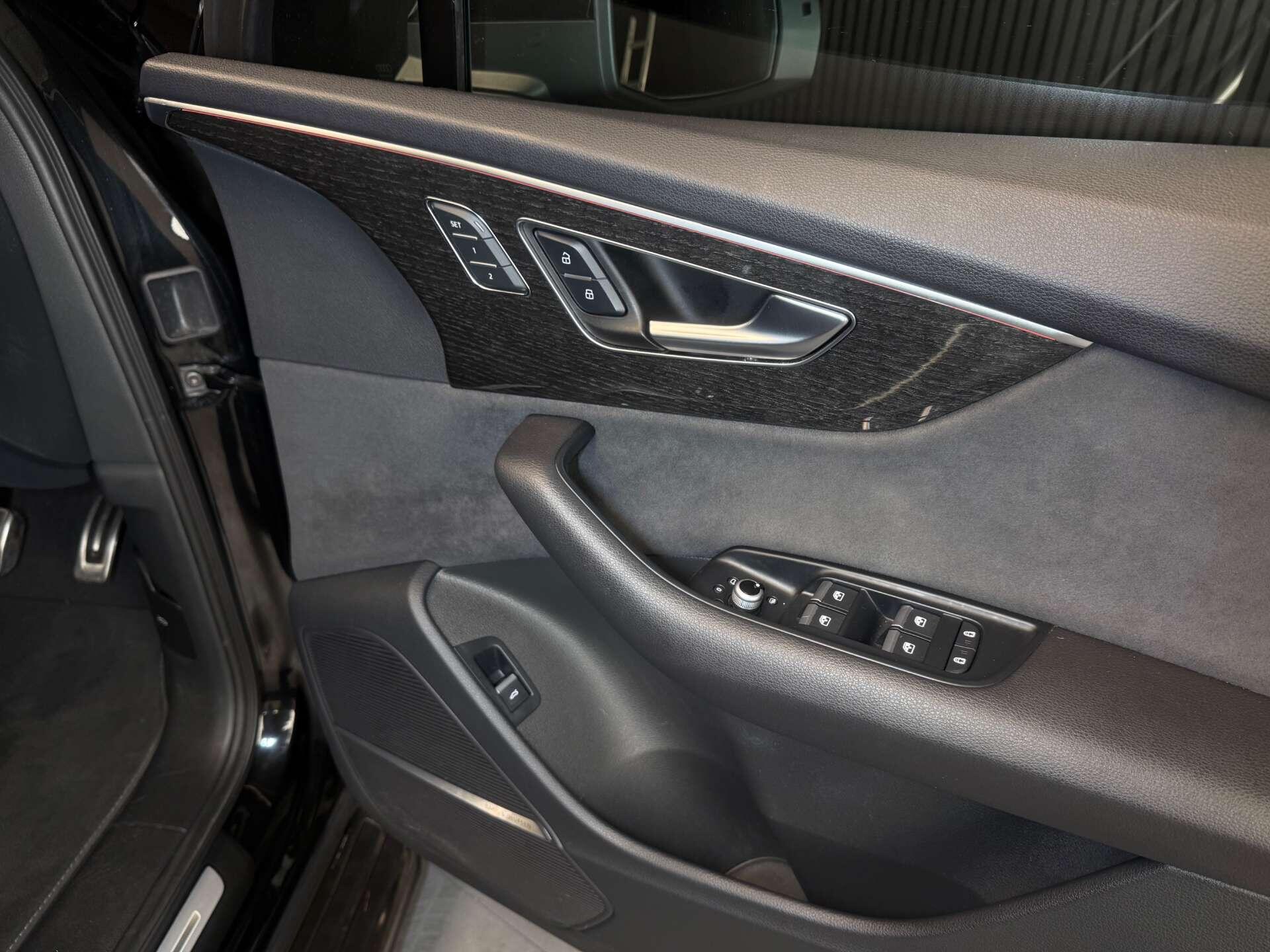 Audi Q7 view 21