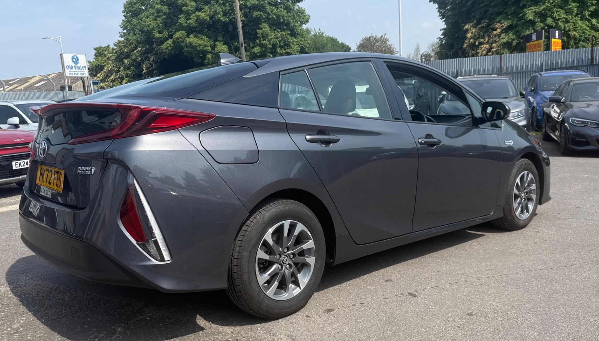 Toyota Prius view 7