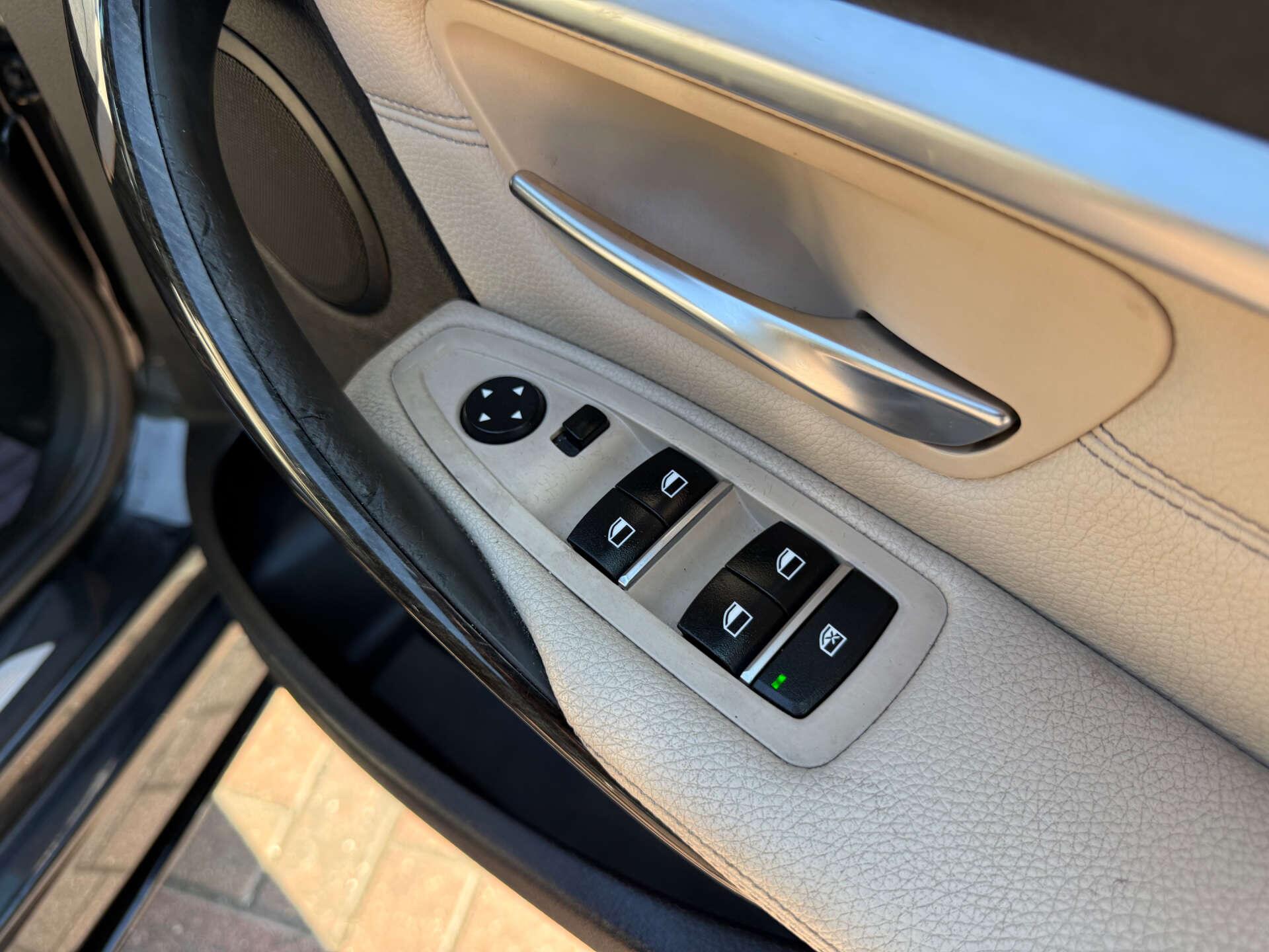BMW 3 Series view 34