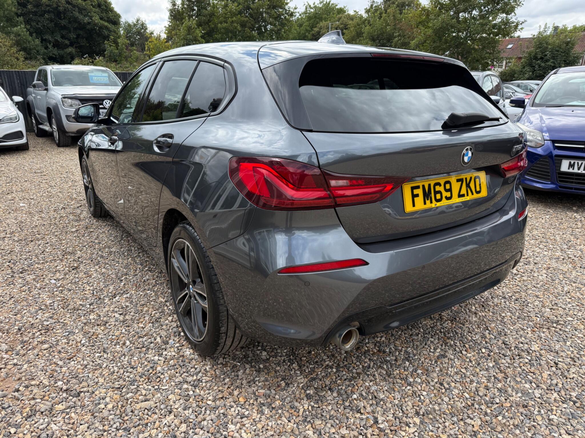 BMW 1 Series view 5
