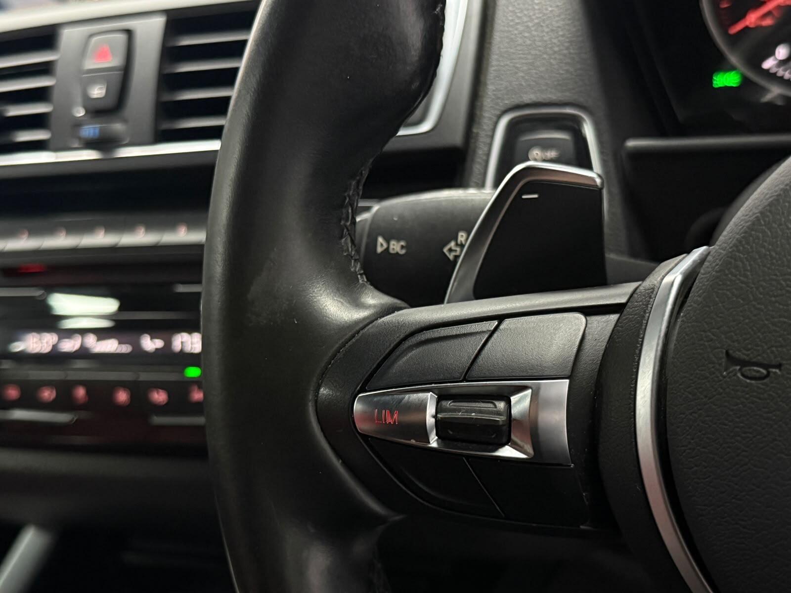BMW 1 Series view 24