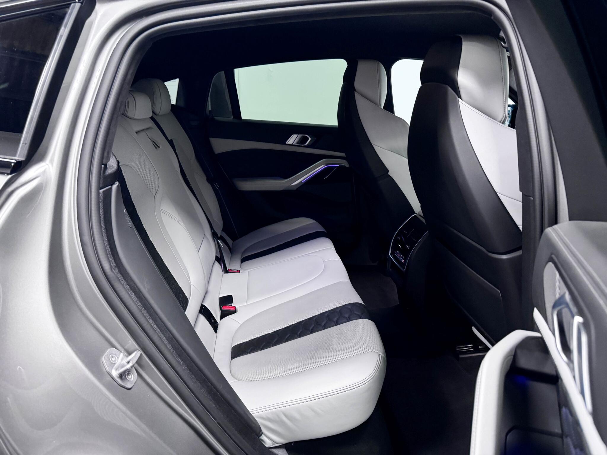 BMW X6 M view 28