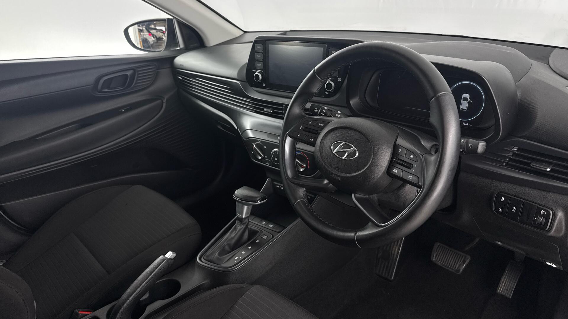Hyundai i20 view 9