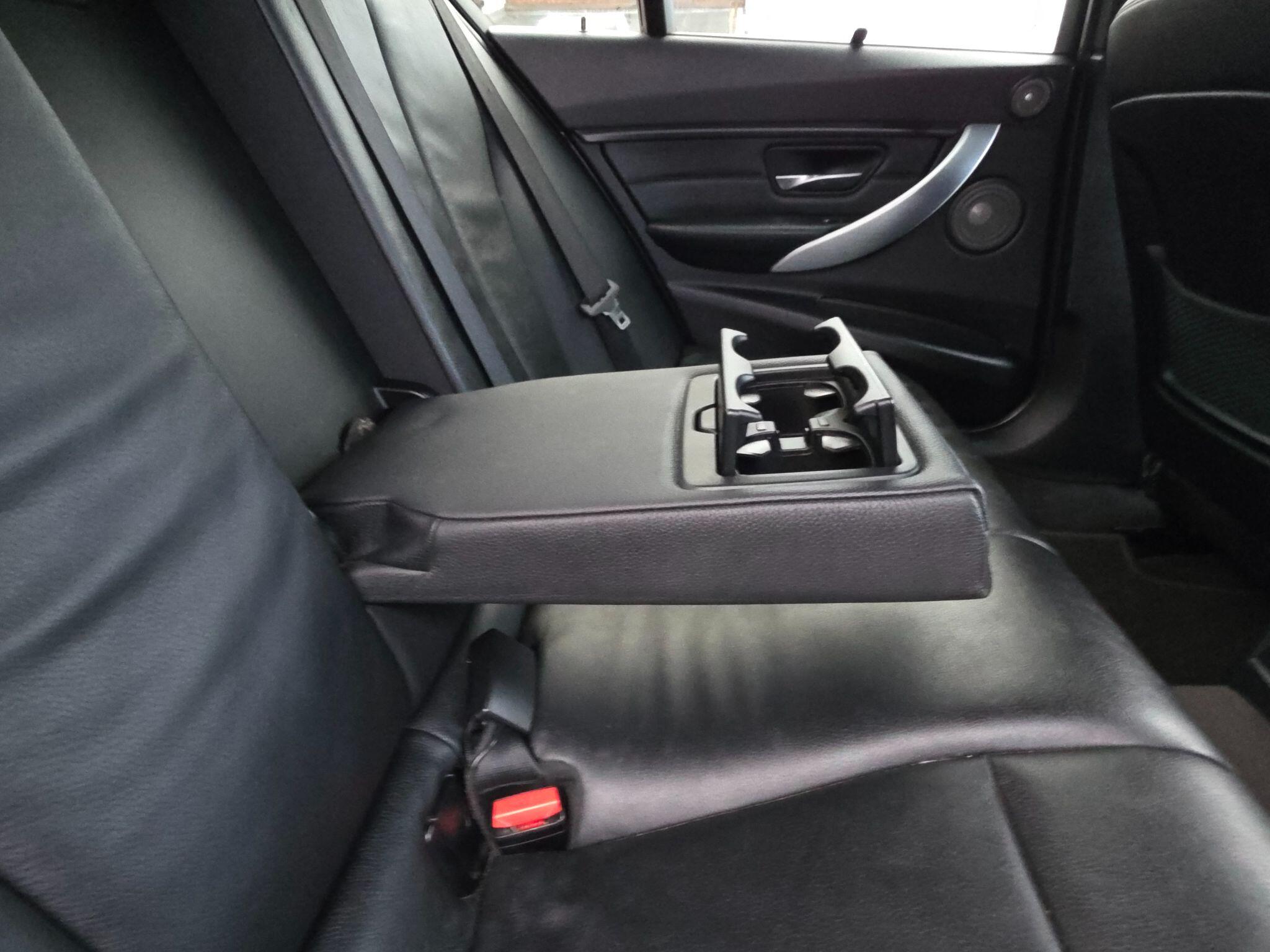 2013 BMW 3 Series image 96