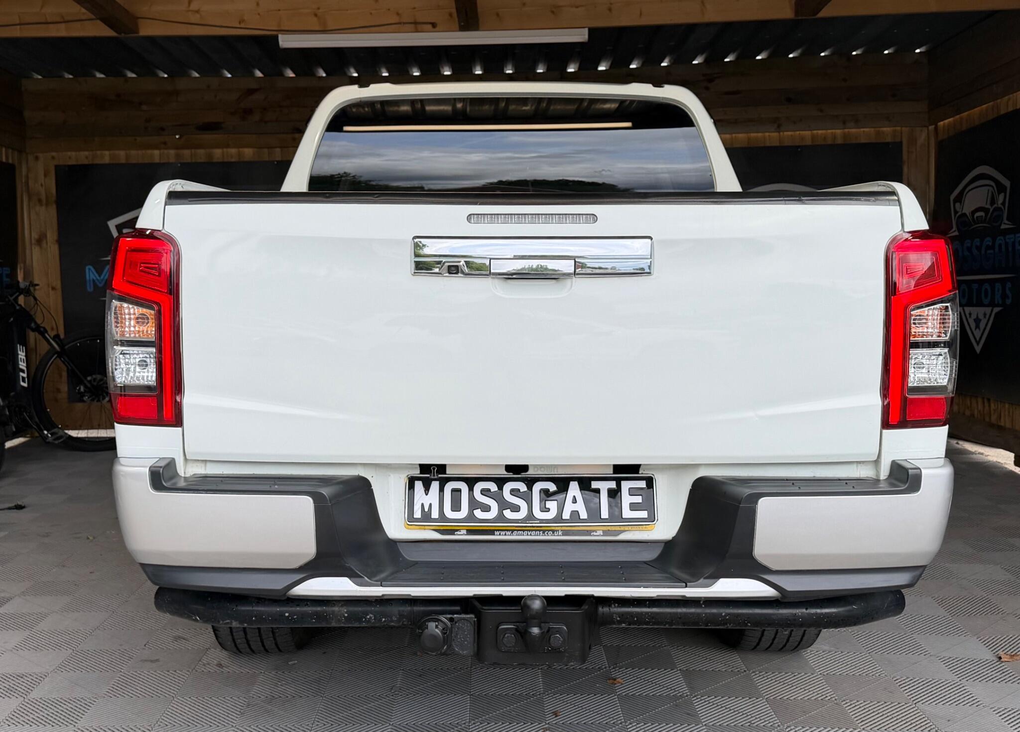 Mitsubishi L200 view 10