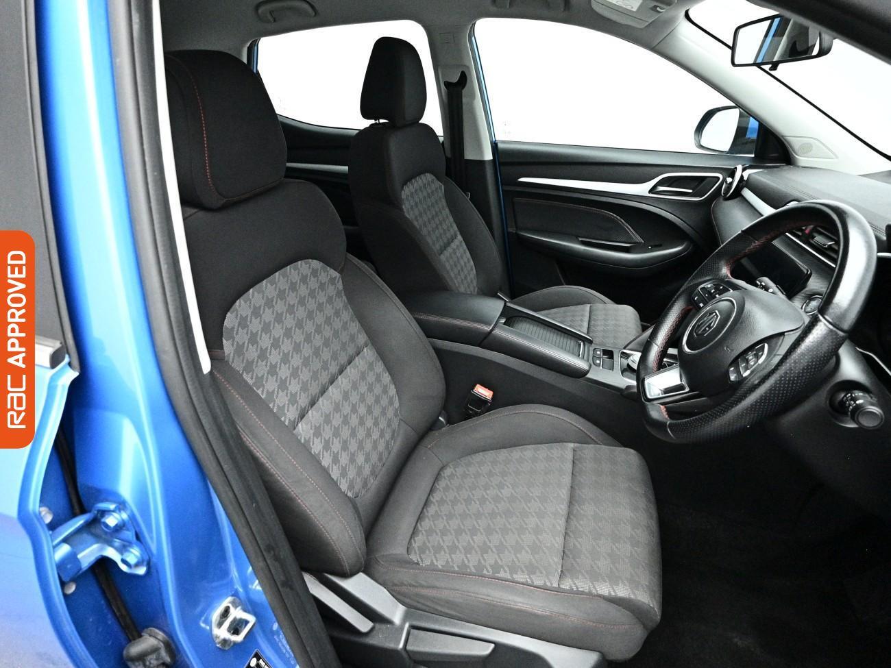 MG ZS view 12