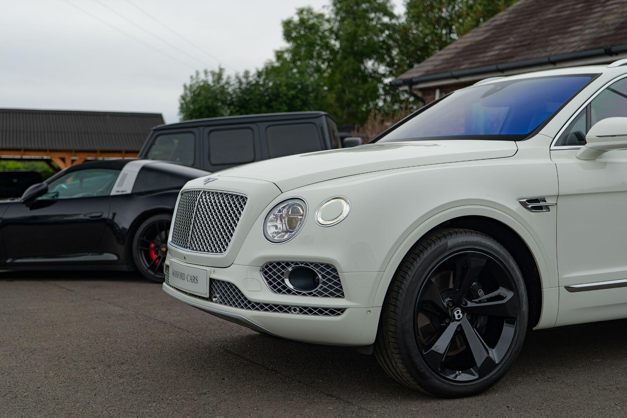 Bentley Bentayga view 7