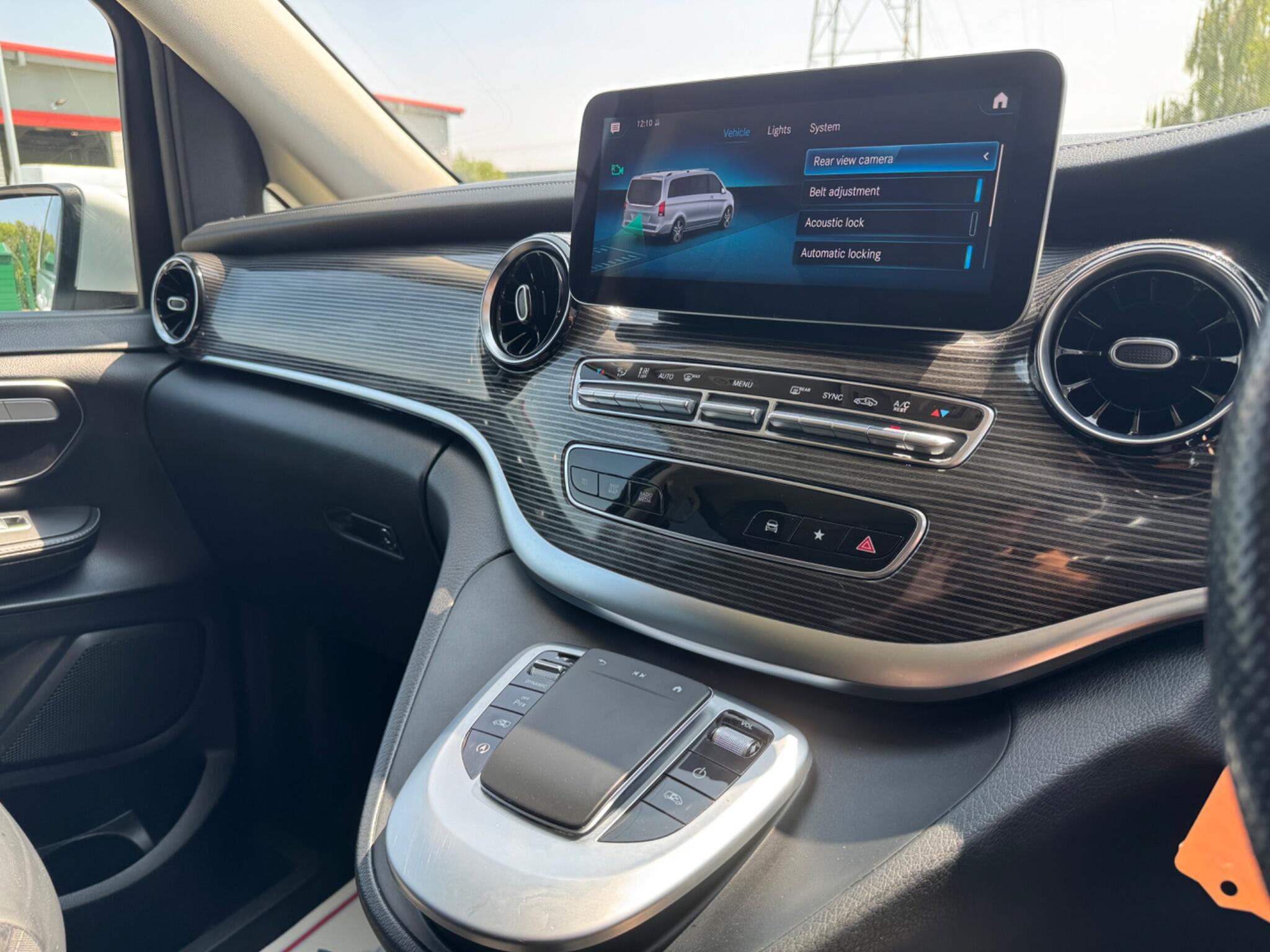 Mercedes-Benz V Class view 14