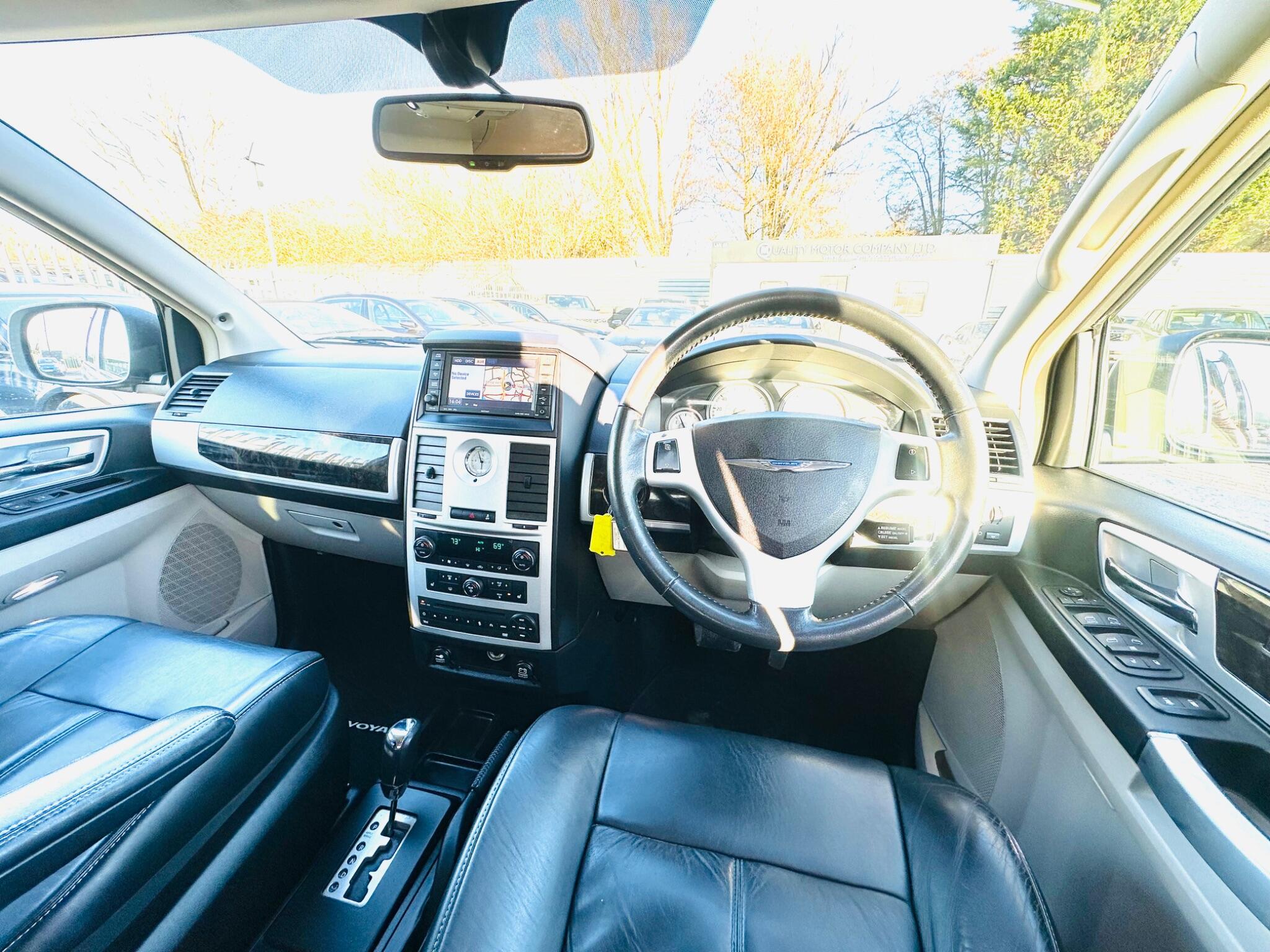 Chrysler Grand Voyager view 23