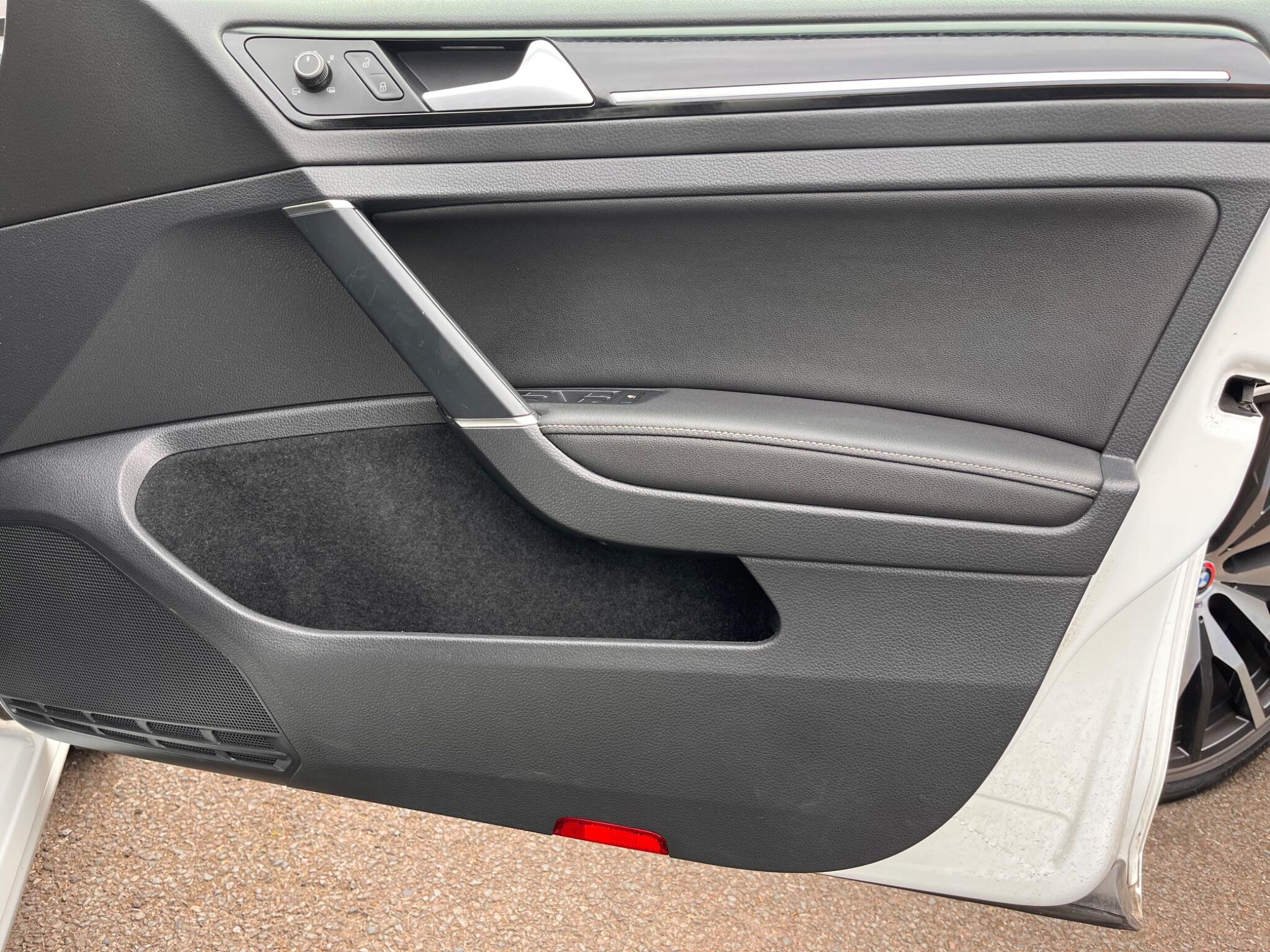 Volkswagen Golf view 37