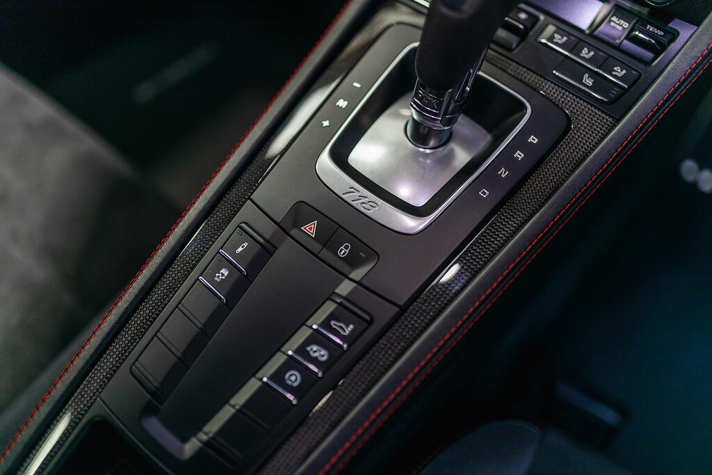 Porsche Cayman view 28