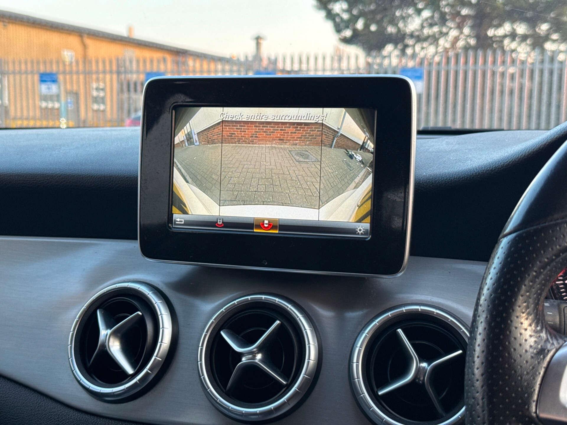 Mercedes-Benz Cla view 74