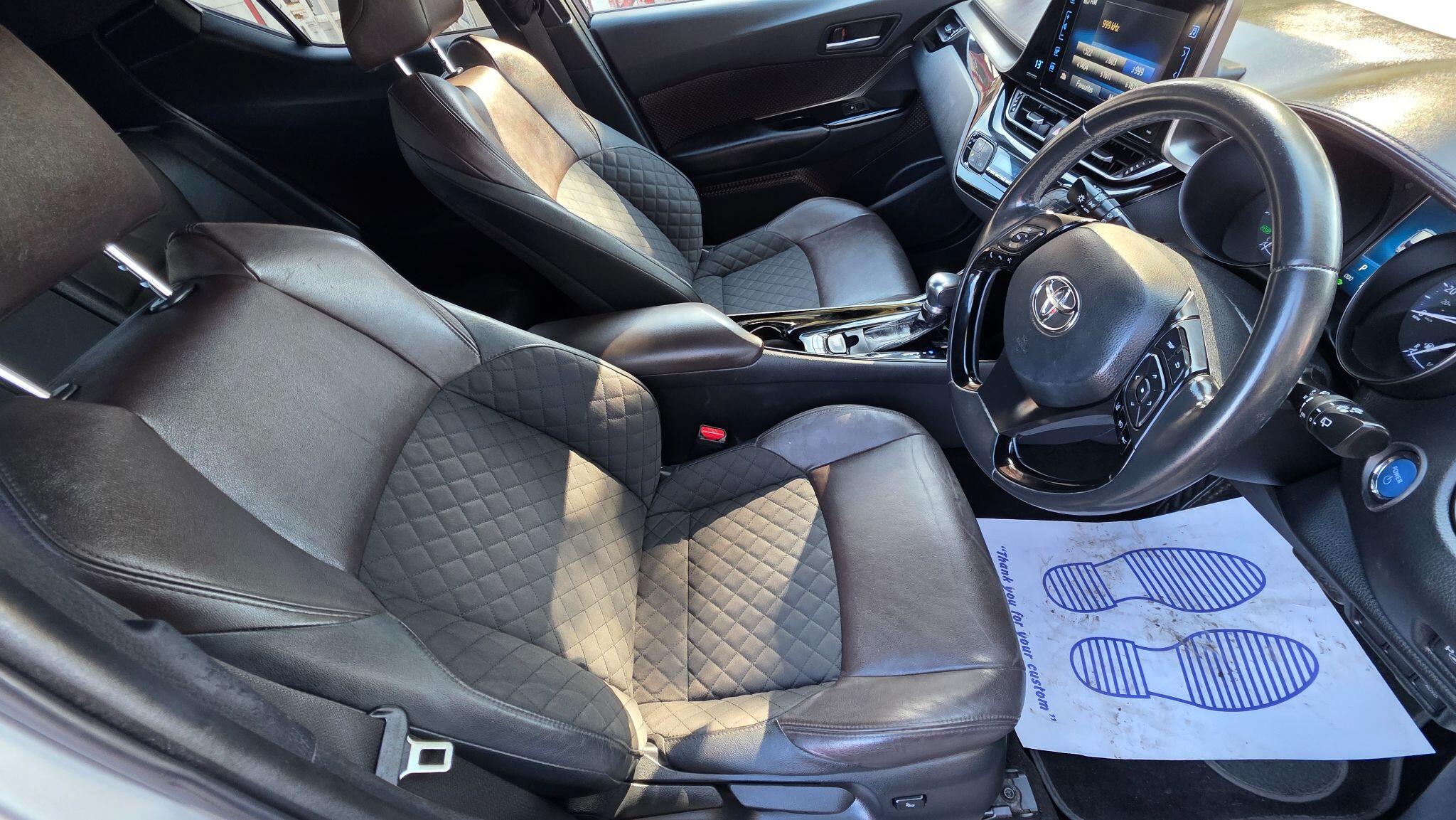 Toyota C-HR view 18
