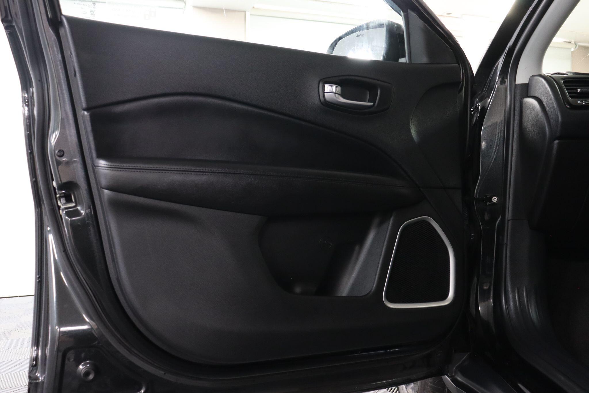 Jeep Compass view 43