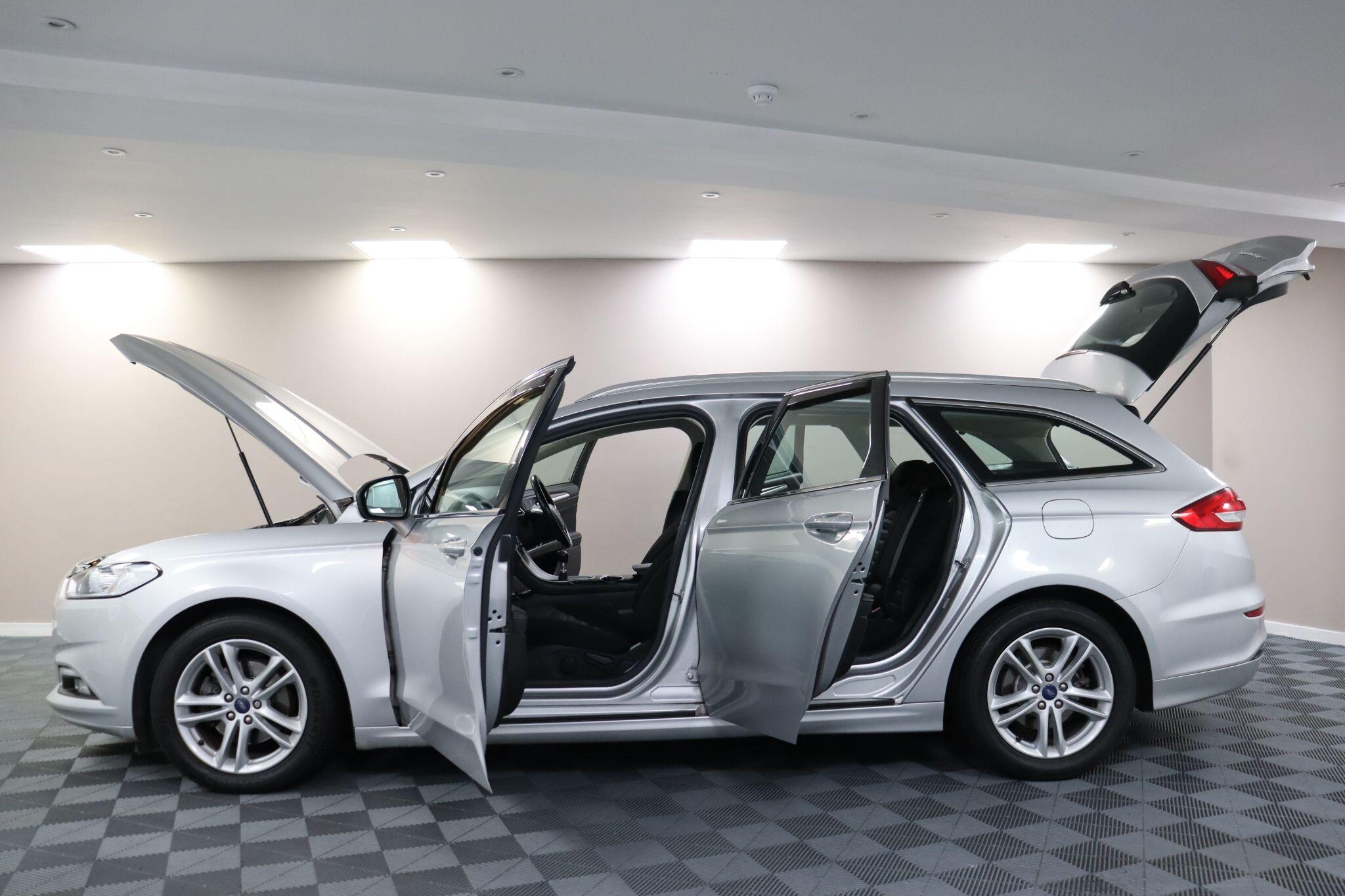Ford Mondeo view 6