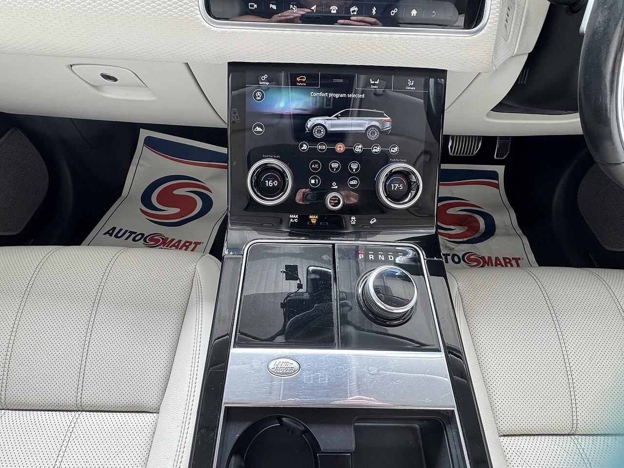 Land Rover Range Rover Velar view 16
